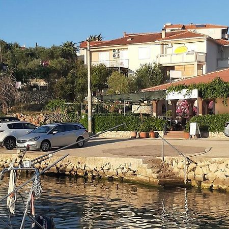 Apartments And Rooms Ljubica Lun  Εξωτερικό φωτογραφία
