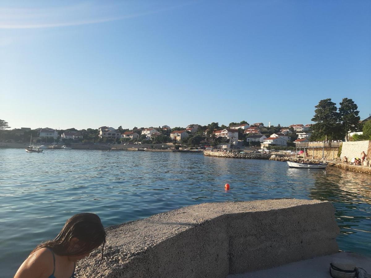 Apartments And Rooms Ljubica Lun  Εξωτερικό φωτογραφία