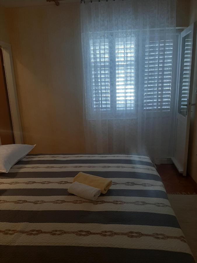 Apartments And Rooms Ljubica Lun  Εξωτερικό φωτογραφία