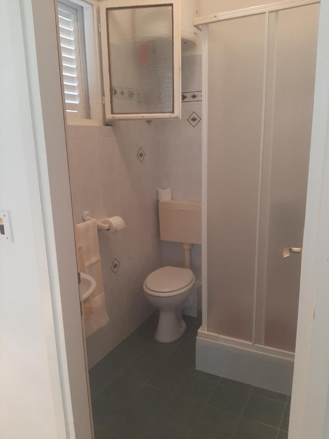 Apartments And Rooms Ljubica Lun  Εξωτερικό φωτογραφία