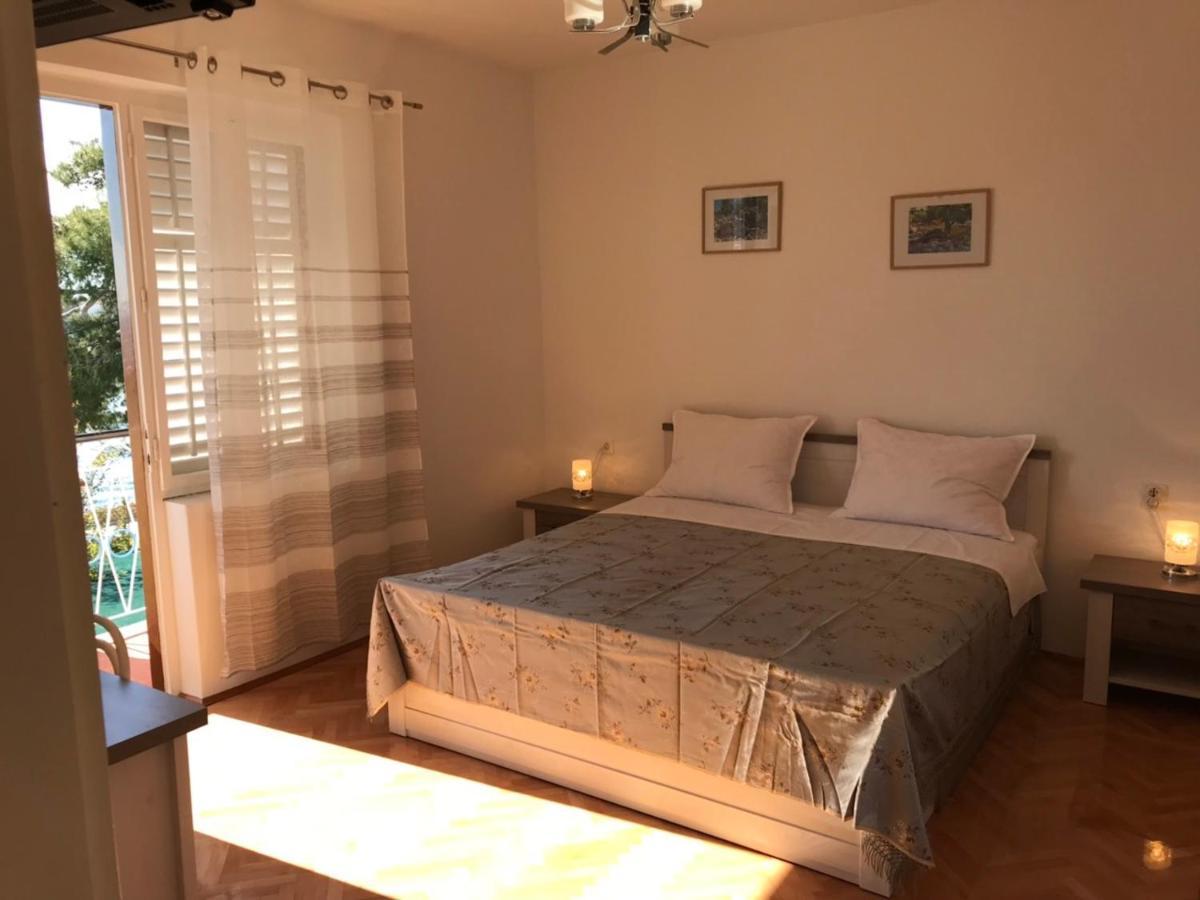 Apartments And Rooms Ljubica Lun  Εξωτερικό φωτογραφία