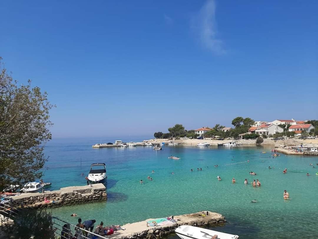 Apartments And Rooms Ljubica Lun  Εξωτερικό φωτογραφία