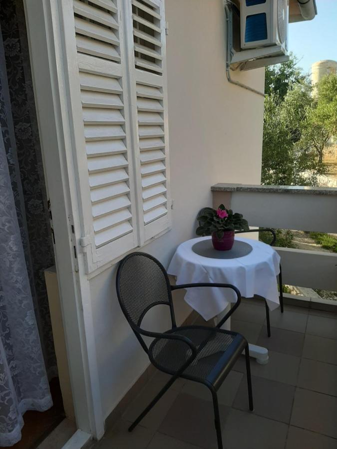 Apartments And Rooms Ljubica Lun  Εξωτερικό φωτογραφία