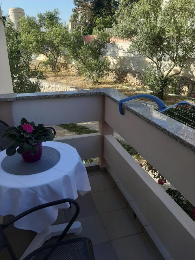 Apartments And Rooms Ljubica Lun  Εξωτερικό φωτογραφία