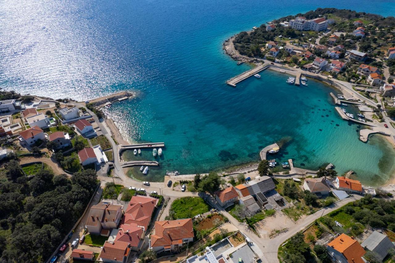 Apartments And Rooms Ljubica Lun  Εξωτερικό φωτογραφία