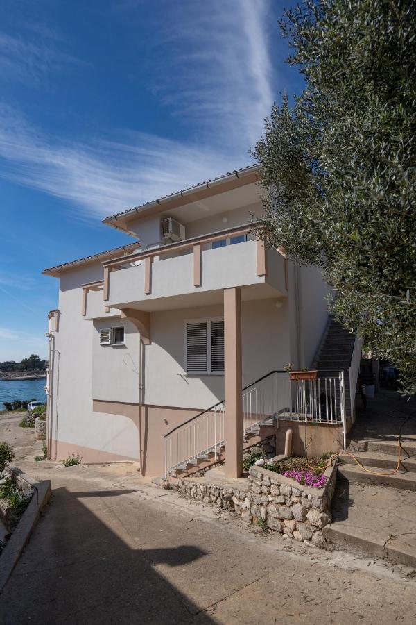 Apartments And Rooms Ljubica Lun  Εξωτερικό φωτογραφία