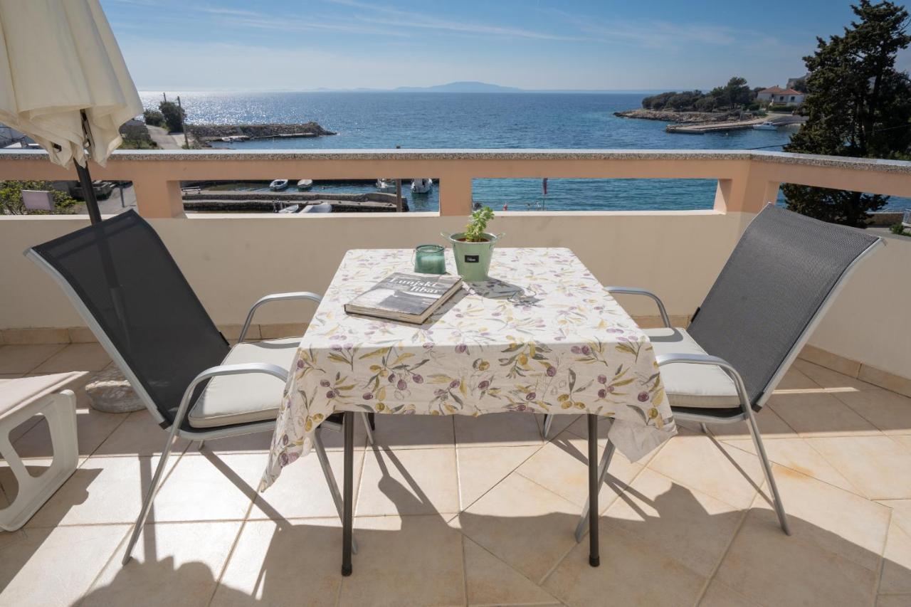 Apartments And Rooms Ljubica Lun  Εξωτερικό φωτογραφία